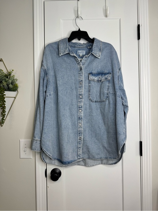 Universal Thread Tops - Universal Threads Denim Oversized Shirt/Shacket